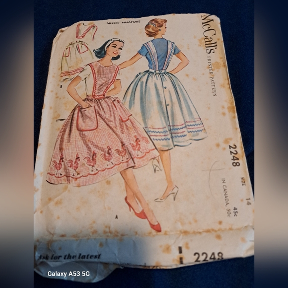 4 Vtg Unused Apron Patterns - Picture 2 of 5